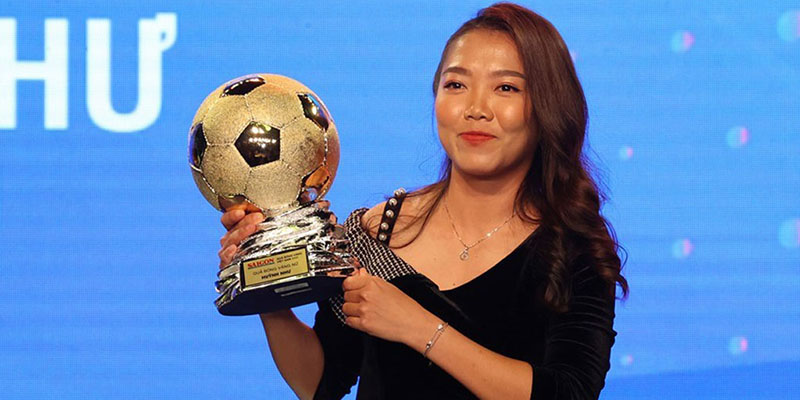 Cầu thủ Huỳnh Như Nữ quái của bóng đá Việt Nam